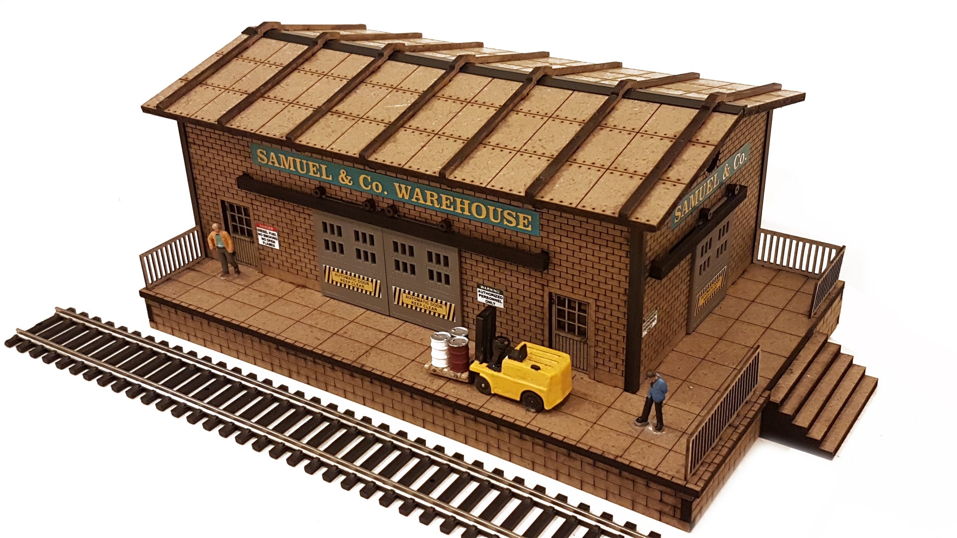 HO/OO Scale Warehouse w/Motorized Working Doors