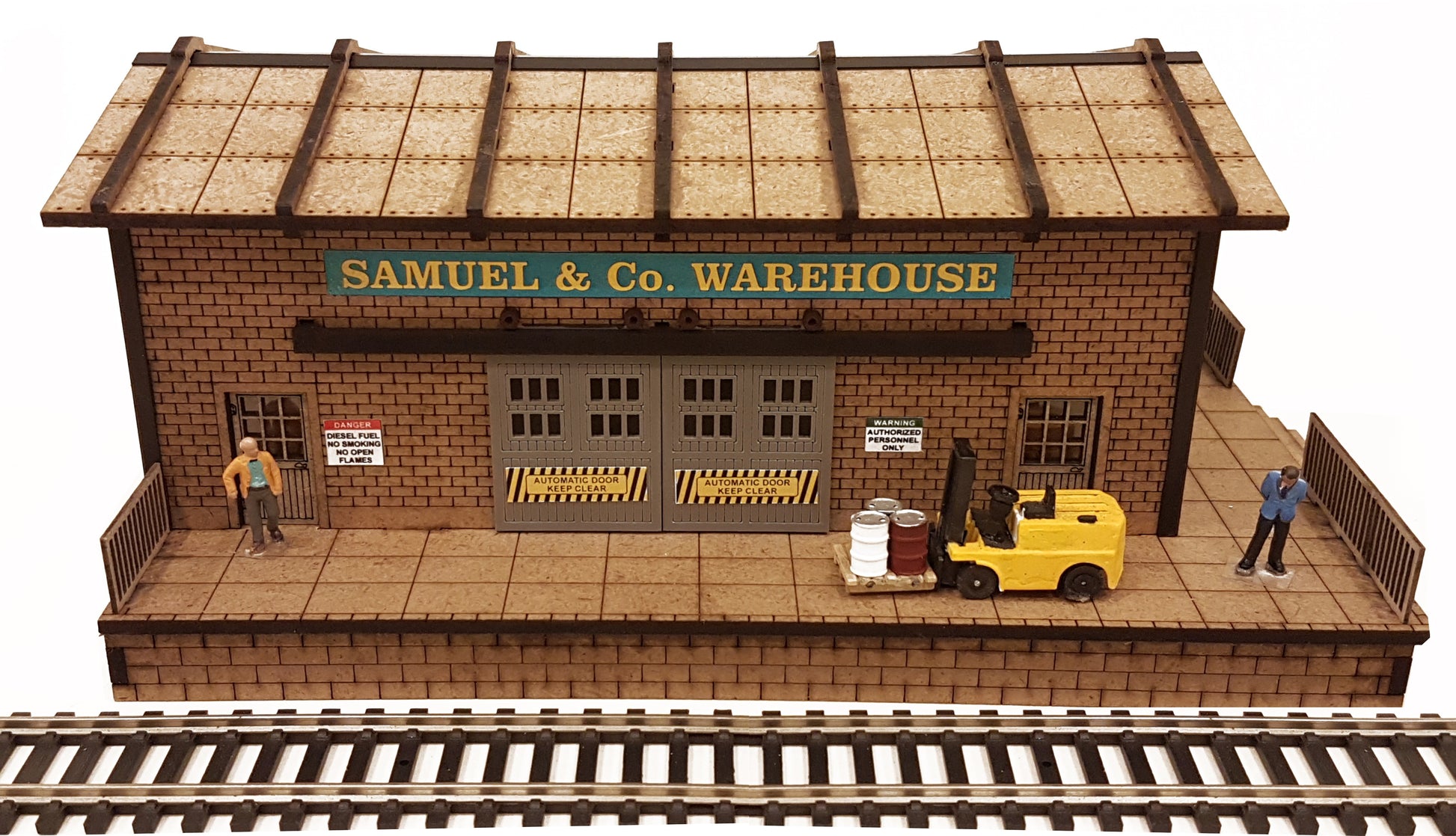 HO/OO Scale Warehouse w/Motorized Working Doors