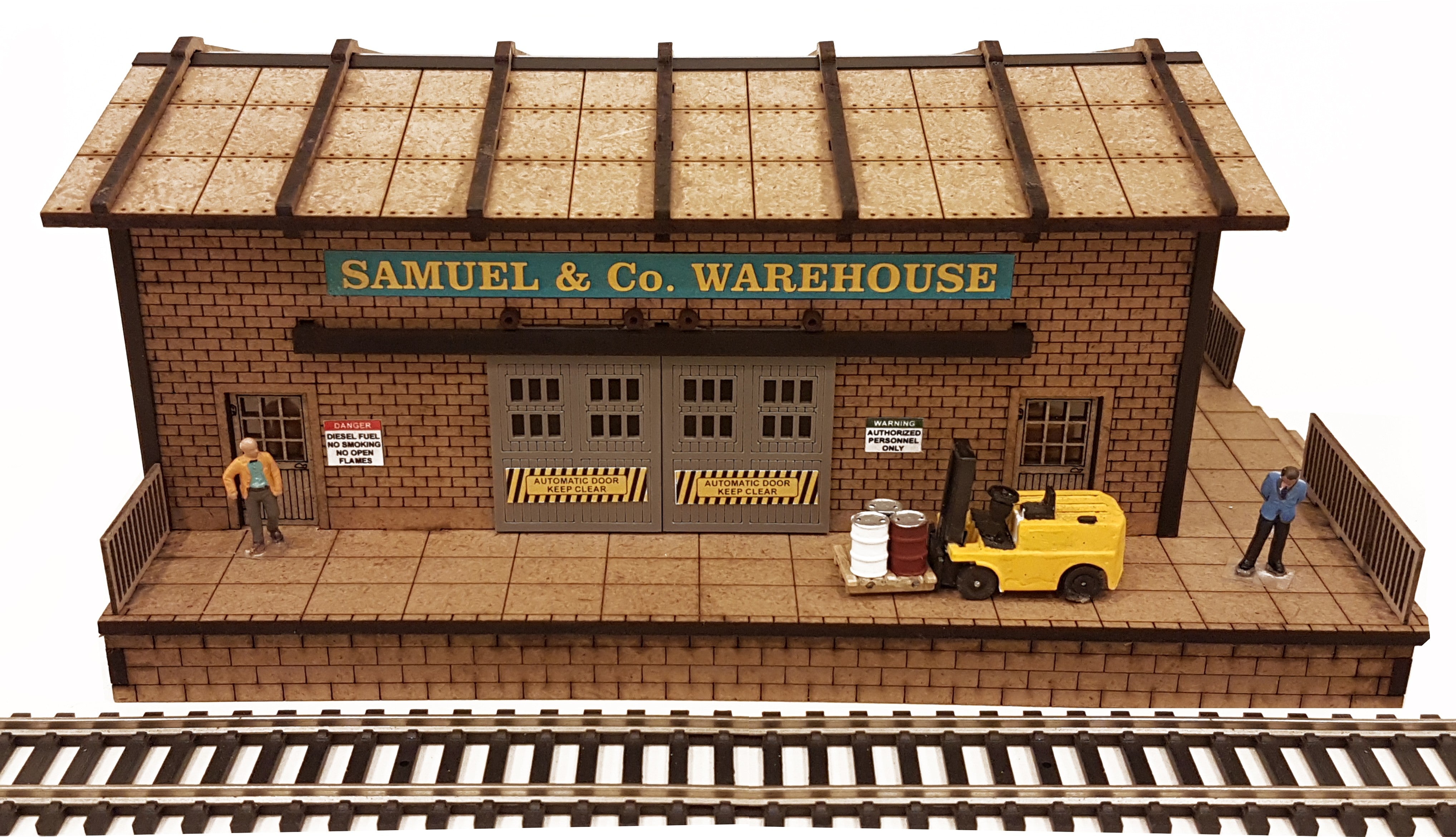 HO/OO Scale Warehouse w/Motorized Working Doors